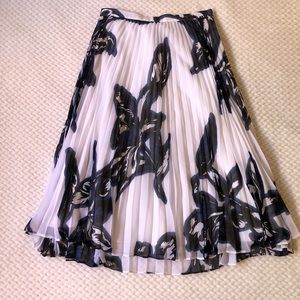 Banana Republic Pleated Skirt